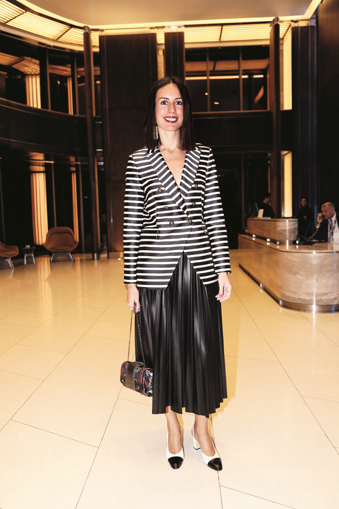 SERENAY SARIKAYA'DAN MAVİ'Lİ ENERJİ