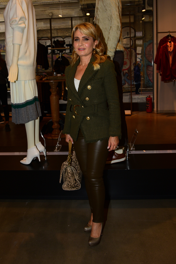 ARZU SABANCININ ALIŞVERİŞ PARTİSİ