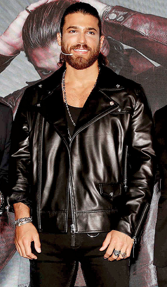 CAN YAMAN'IN DESA İÇİN KAMERA KARŞISINA GEÇTİĞİ REKLAM FİLMİ TANITILDI