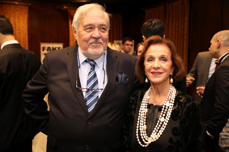 DEMET SABANCI’YA                   HAYIRSEVERLİKTE                      MÜKEMMELLİK ÖDÜLÜ