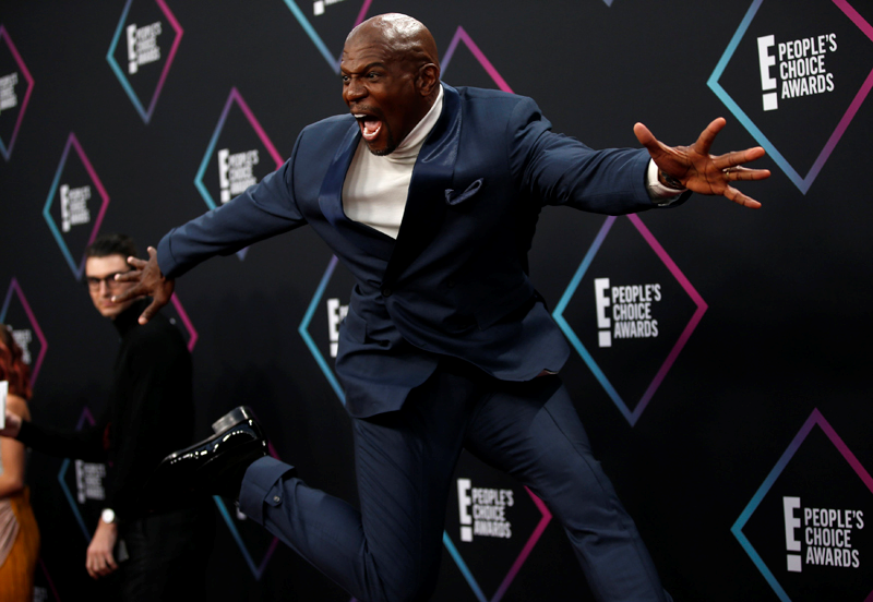 PEOPLE'S CHOICE ÖDÜLLERİ'NDE KIRMIZI HALI ŞIKLIĞI