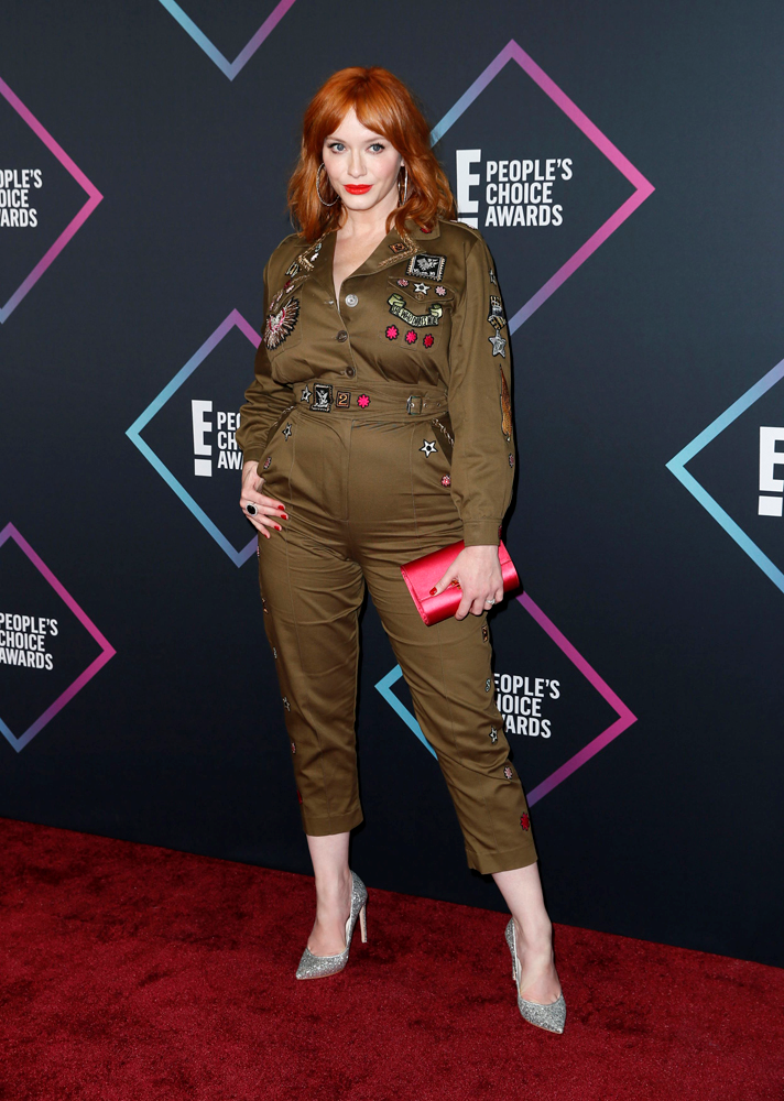 PEOPLE'S CHOICE ÖDÜLLERİ'NDE KIRMIZI HALI ŞIKLIĞI