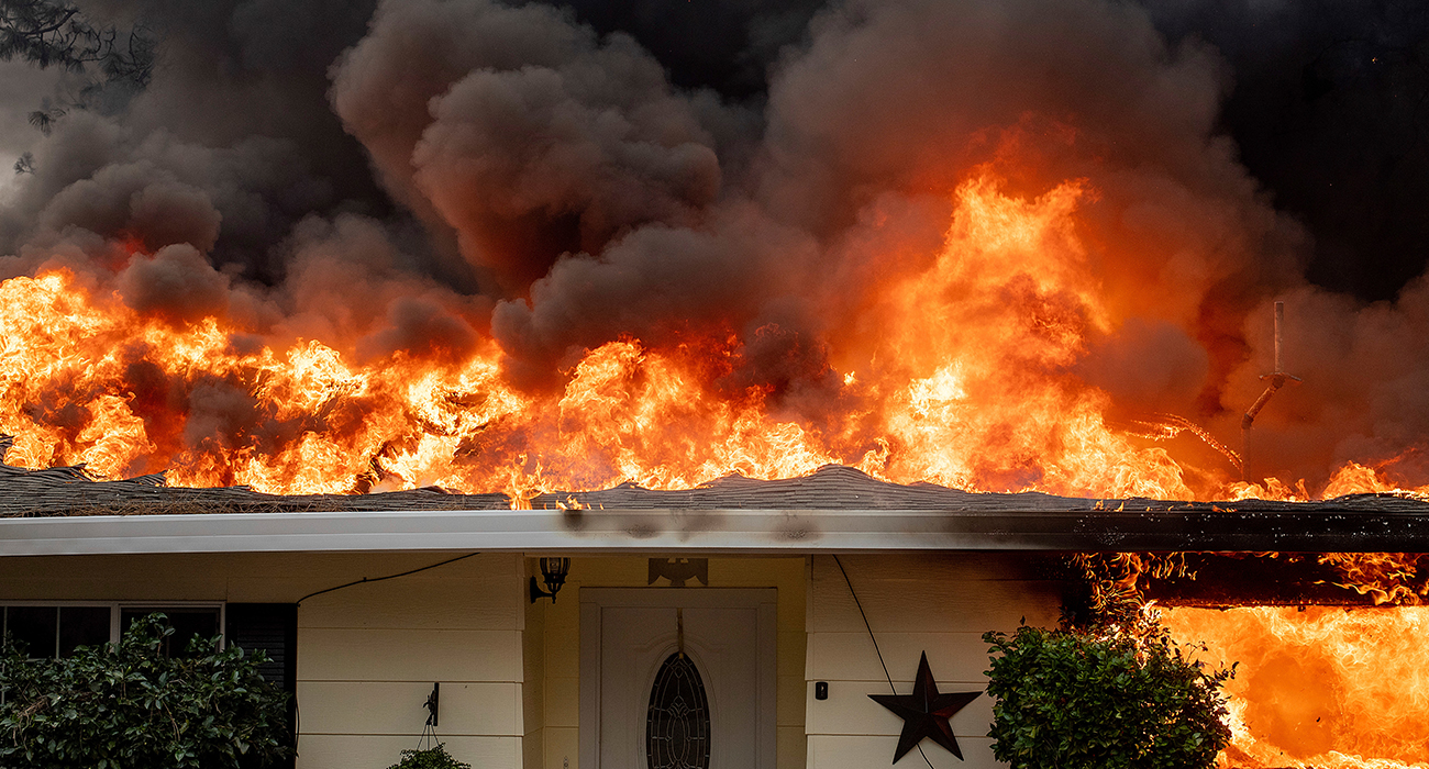 KALİFORNİYA YANGINI BİRÇOK ÜNLÜ İSMİ ETKİLEDİ