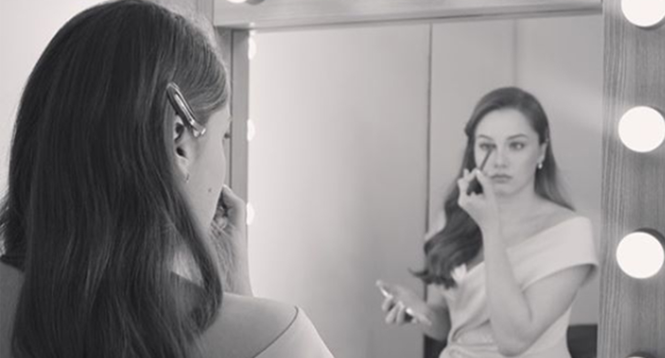 BİR LİTRE GÖZYAŞI'NIN SEVİLEN OYUNCUSU MİRAY DANER'İ YAKINDAN TANIYALIM  