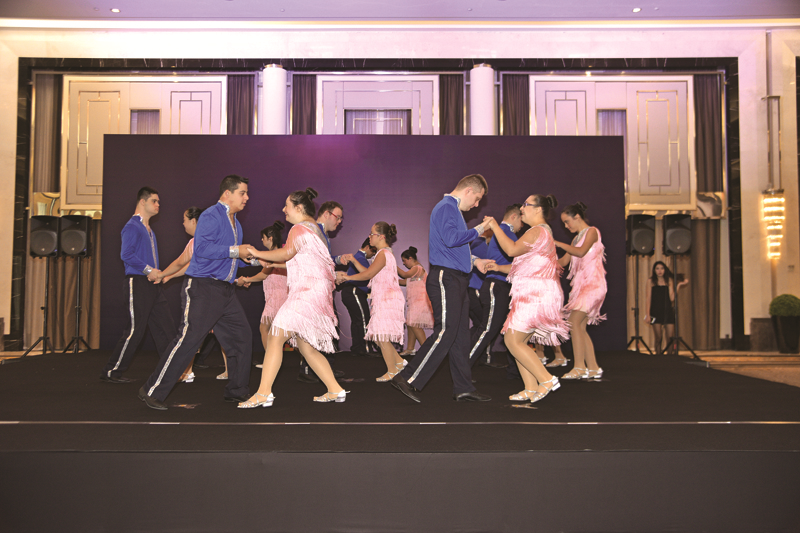 DOWN SENDROMUNA DANS İLE FARKINDALIK