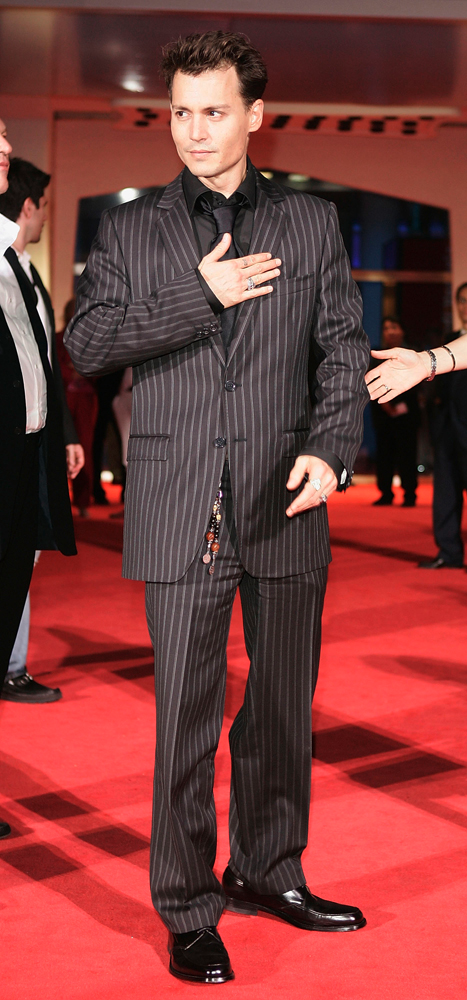 JOHNNY DEPPİN DEĞİŞMEYEN STİLİ