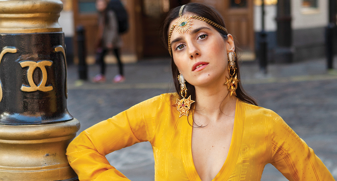 BEGÜM KHAN HARİKALAR DİYARINDA