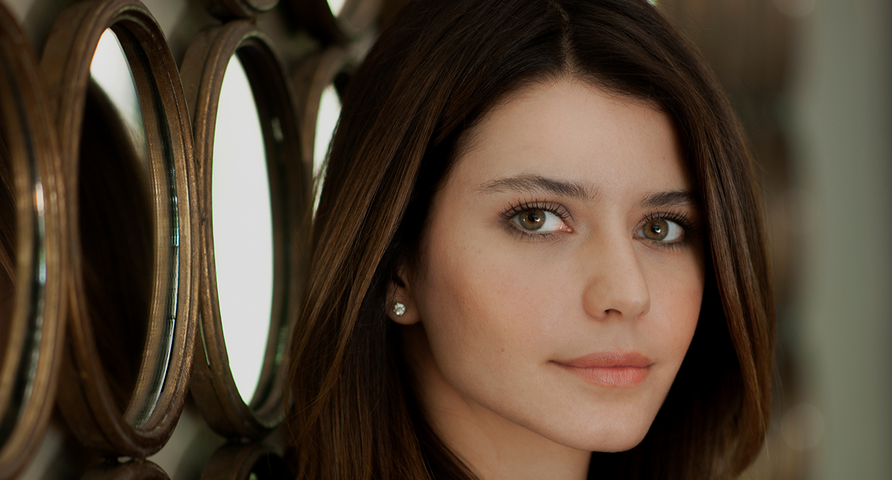 BEREN SAAT NETFLIX İLE DİZİLERE GERİ DÖNÜYOR