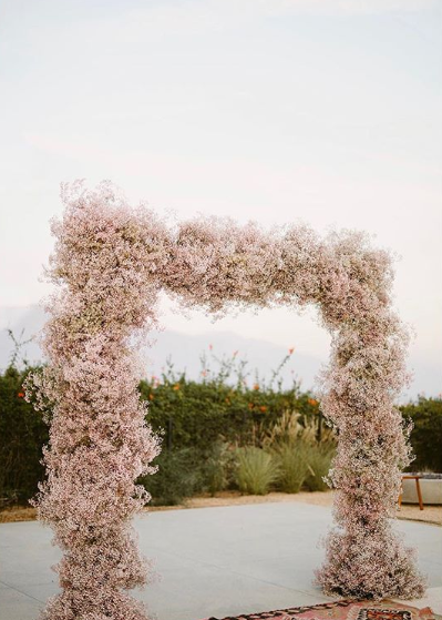 MANDY MOORE'UN PEMBE GELİNLİĞİ