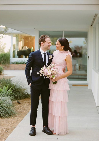 MANDY MOORE'UN PEMBE GELİNLİĞİ