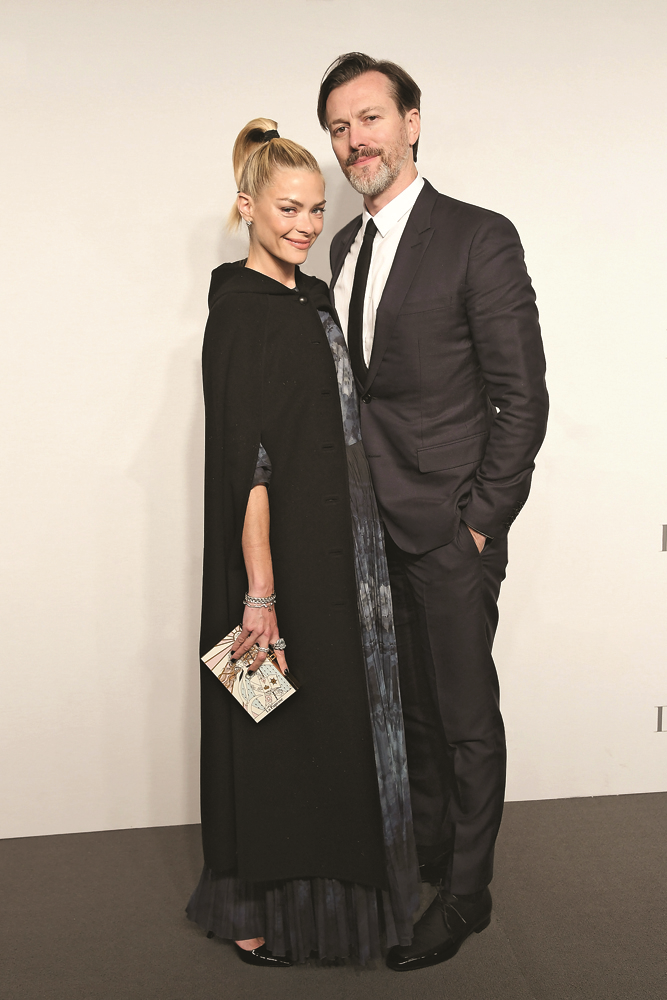 GUGGENHEIM GALA'DA KARLIE ŞIKLIĞI