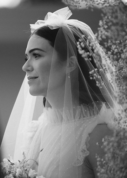 MANDY MOORE'UN PEMBE GELİNLİĞİ