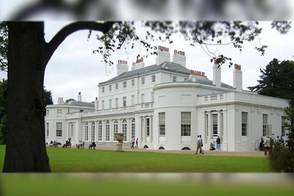 MEGHAN MARKLE VE PRENS HARRY FROGMORE COTTAGE'A TAŞINIYOR