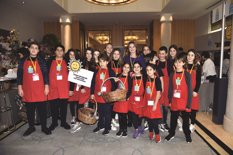 TOHUM OTİZM ALIŞVERİŞ FESTİVALİ'NE YOĞUN KATILIM