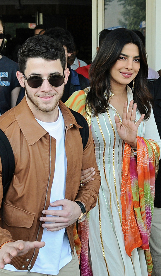 NICK JONAS VE PRIYANKA CHOPRA HİNDİSTAN'DA