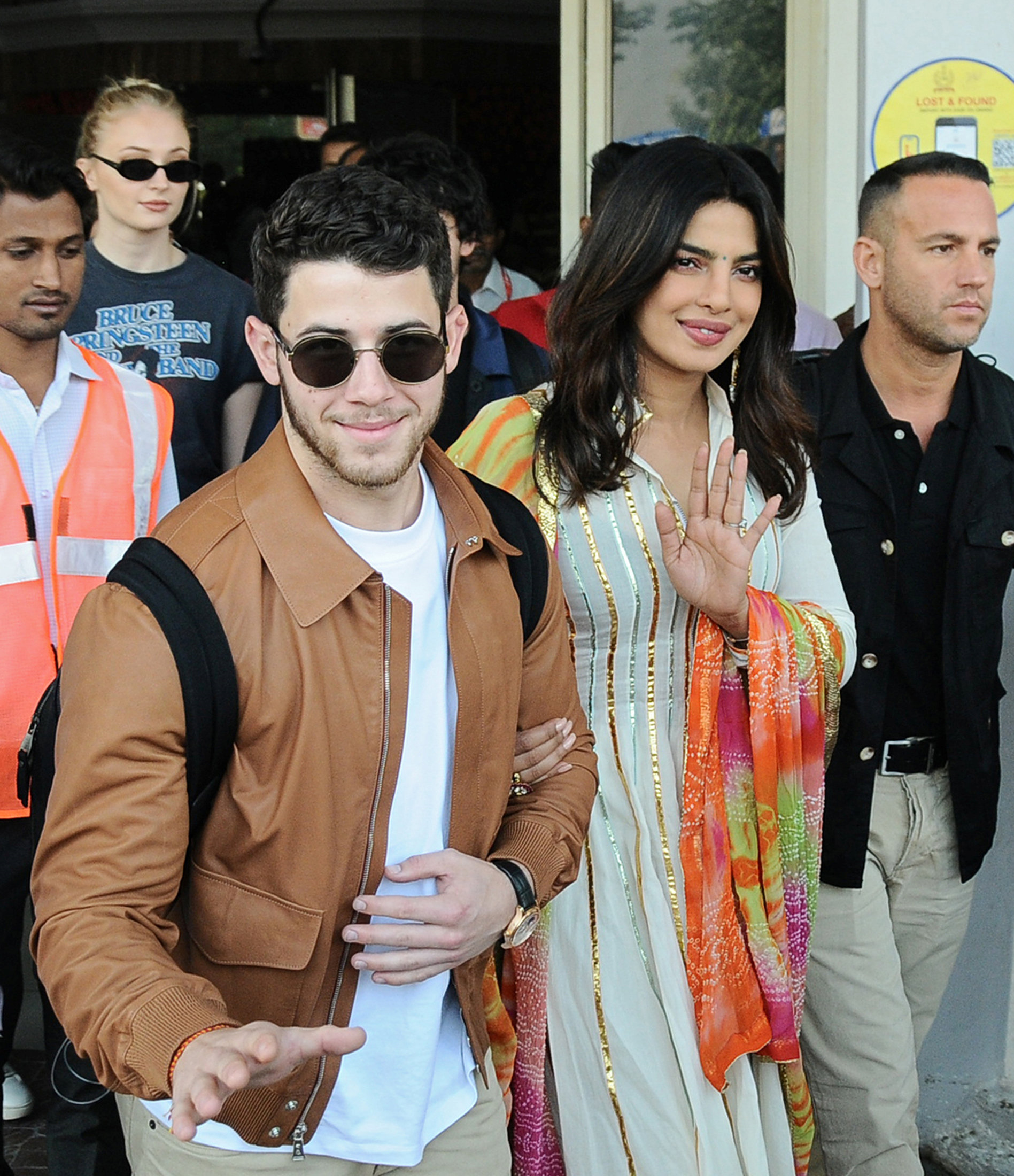 NICK JONAS VE PRIYANKA CHOPRA HİNDİSTAN'DA