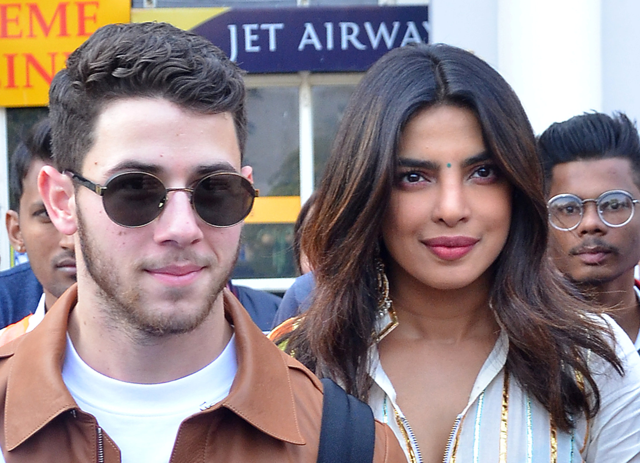 NICK JONAS VE PRIYANKA CHOPRA HİNDİSTAN'DA