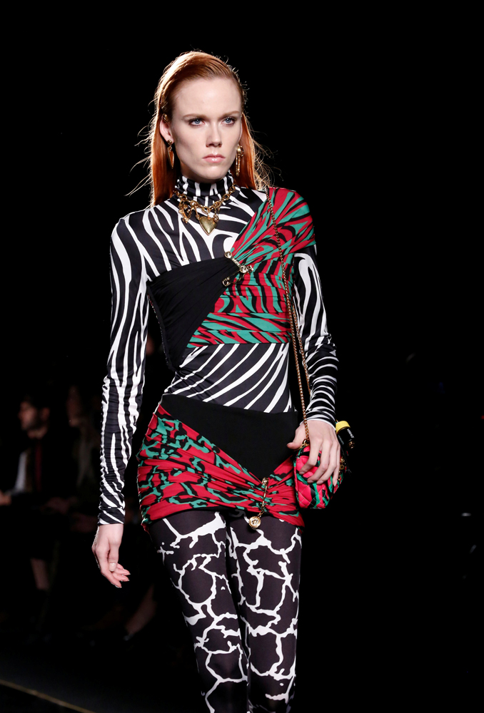 VERSACE PRE-FALL 2019 KOLEKSİYONUNU TANITTI