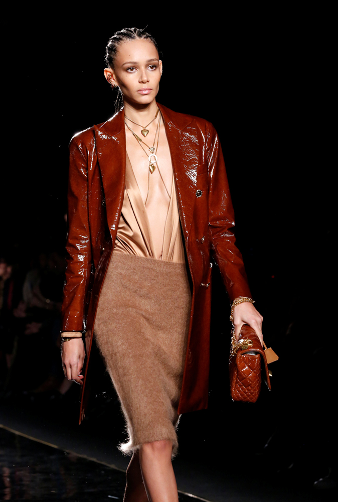 VERSACE PRE-FALL 2019 KOLEKSİYONUNU TANITTI