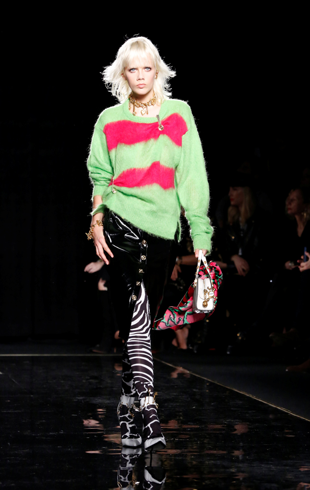 VERSACE PRE-FALL 2019 KOLEKSİYONUNU TANITTI