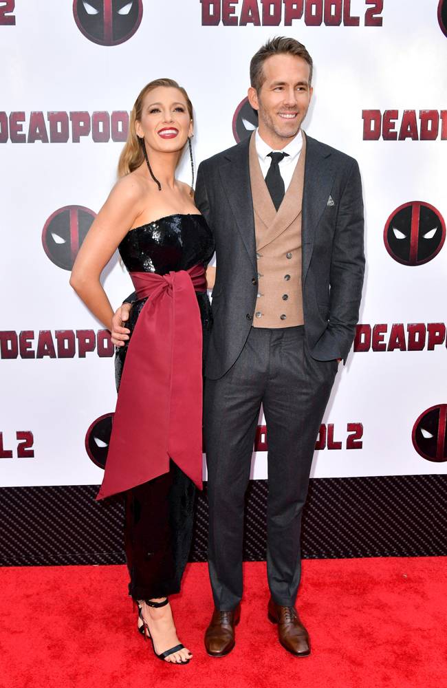 BLAKE LIVELY'NİN KIRMIZI HALI STİLİ