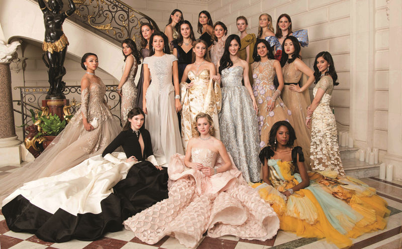 LE BAL DES DEBUTANTES'TA CEMİYETE TAKDİM HEYECANI