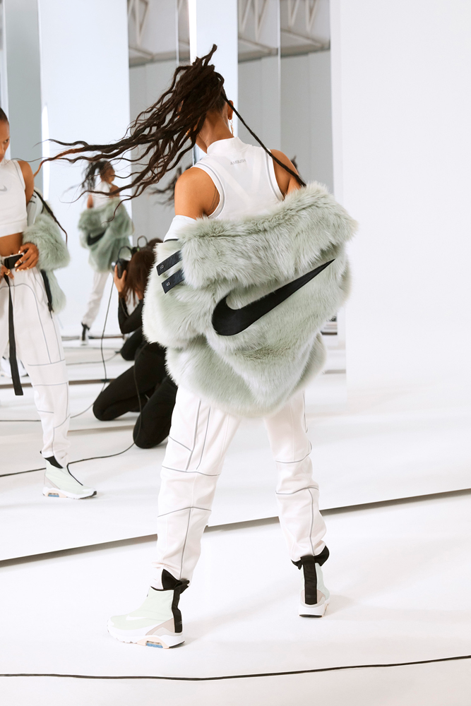 NIKE VE AMBUSH'TAN İŞ BİRLİĞİ