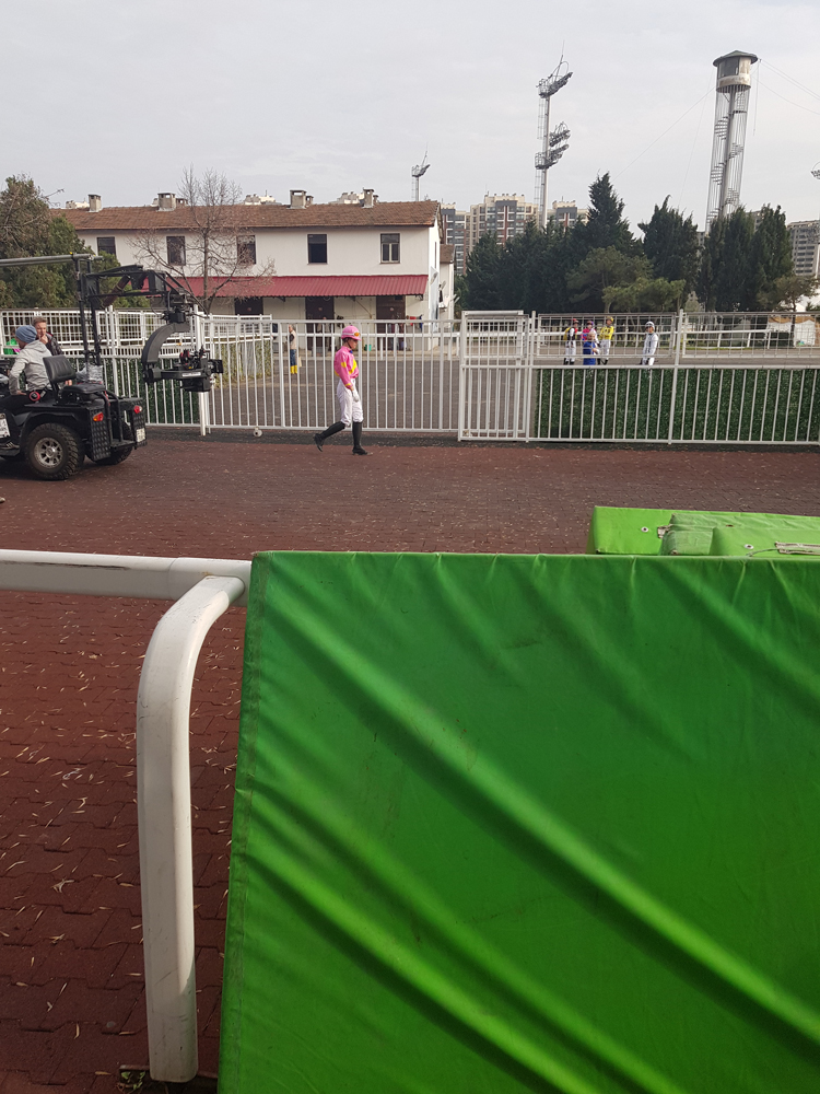 KRISTEN STEWART FİLM ÇEKİMİ İÇİN İSTANBULDA