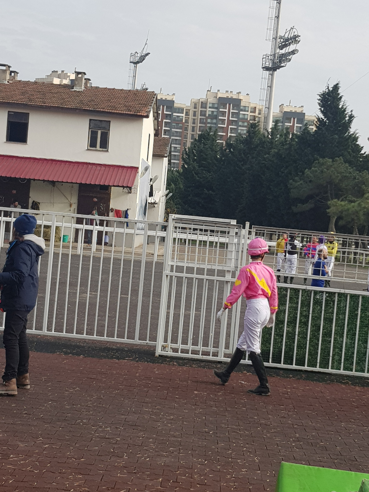 KRISTEN STEWART FİLM ÇEKİMİ İÇİN İSTANBULDA