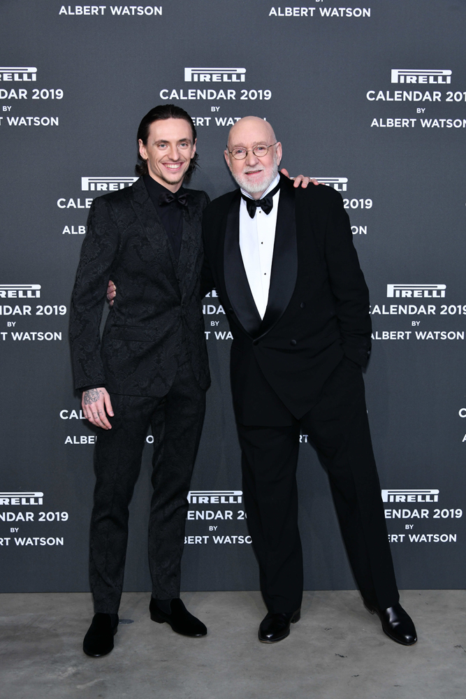 PIRELLI TAKVİM GALASINA ÜNLÜ AKINI