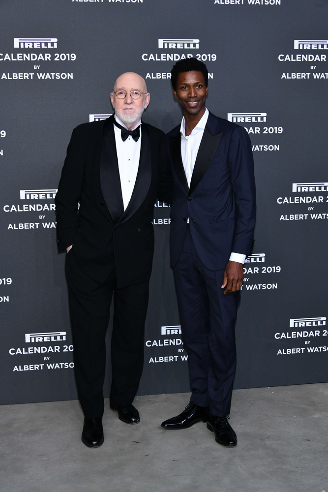 PIRELLI TAKVİM GALASINA ÜNLÜ AKINI