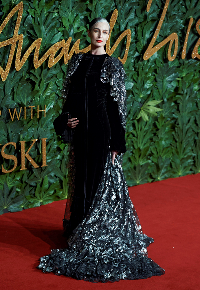 MEGHAN MARKLE İNGİLİZ MODA ÖDÜLLERİ'NDE