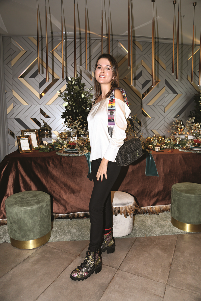 FIVE O'CLOK'TA ERKEN YILBAŞI DAVETİ