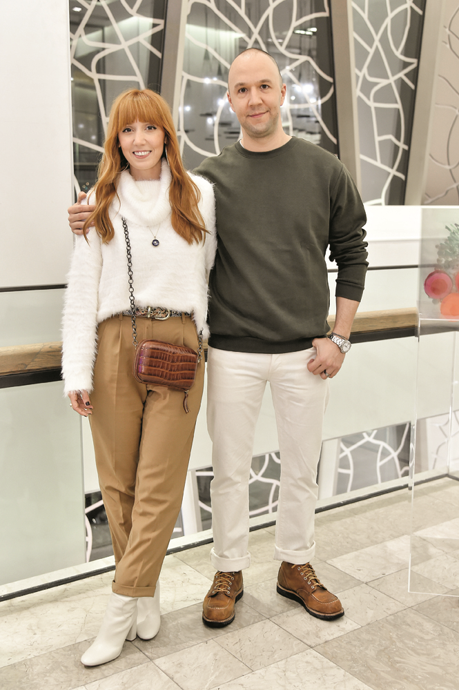 ARDAN ÖZMENOĞLU'NDAN 18 KATMAN CAM HEYKELLER