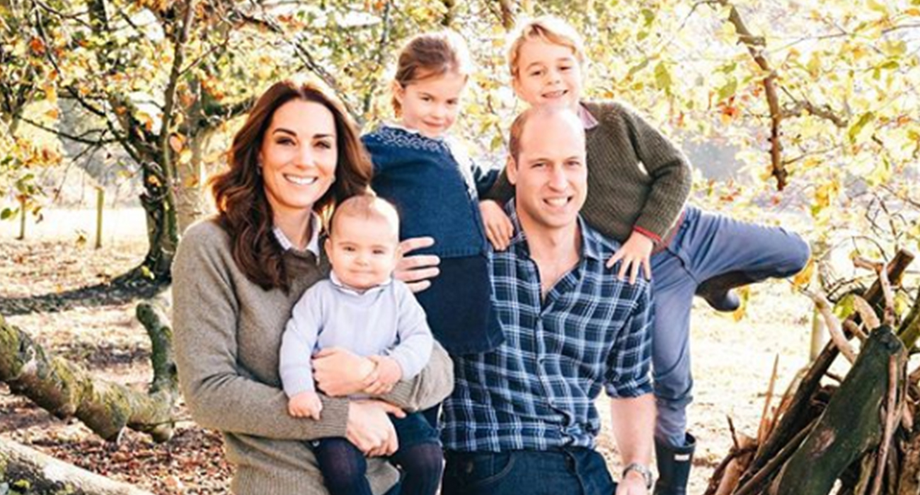 KRALİYET AİLESİNDEN YENİ YIL KARTPOSTALLARI