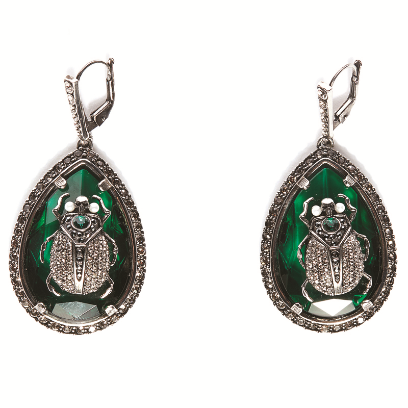 YILBAŞINDA YEŞİL KADİFE ŞIKLIĞI