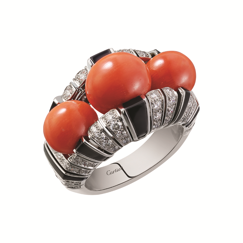 YILIN RENGİ 'LIVING CORAL'I HAYATINIZA DAHİL EDİN