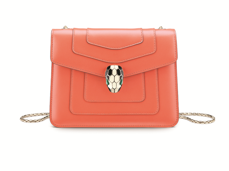 YILIN RENGİ 'LIVING CORAL'I HAYATINIZA DAHİL EDİN