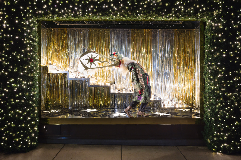 SELFRIDGESİN RENKLİ VİTRİNLERİ