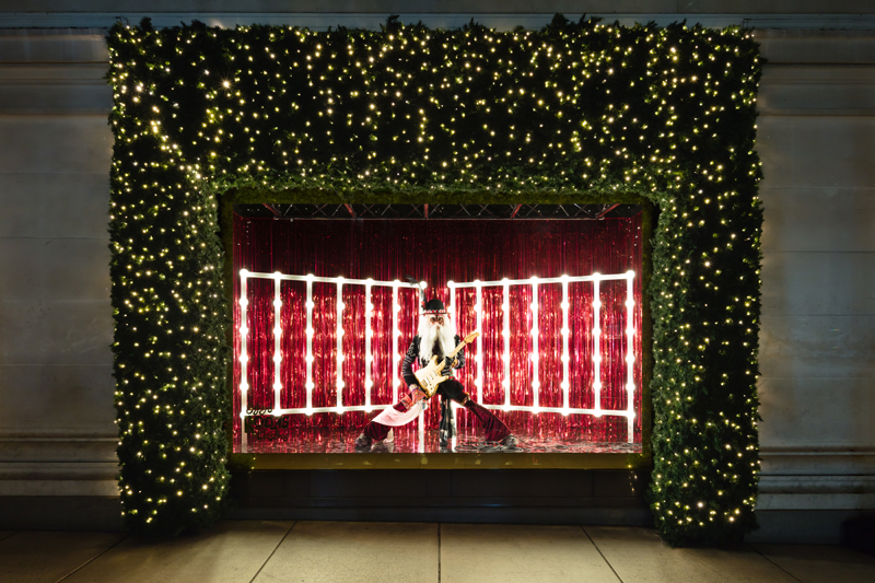 SELFRIDGESİN RENKLİ VİTRİNLERİ