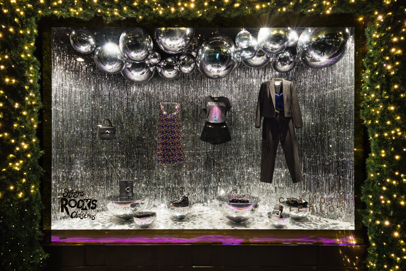 SELFRIDGESİN RENKLİ VİTRİNLERİ