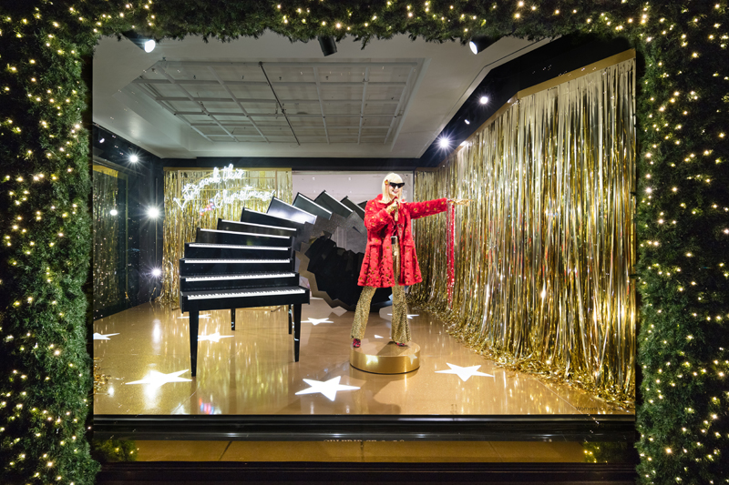 SELFRIDGESİN RENKLİ VİTRİNLERİ