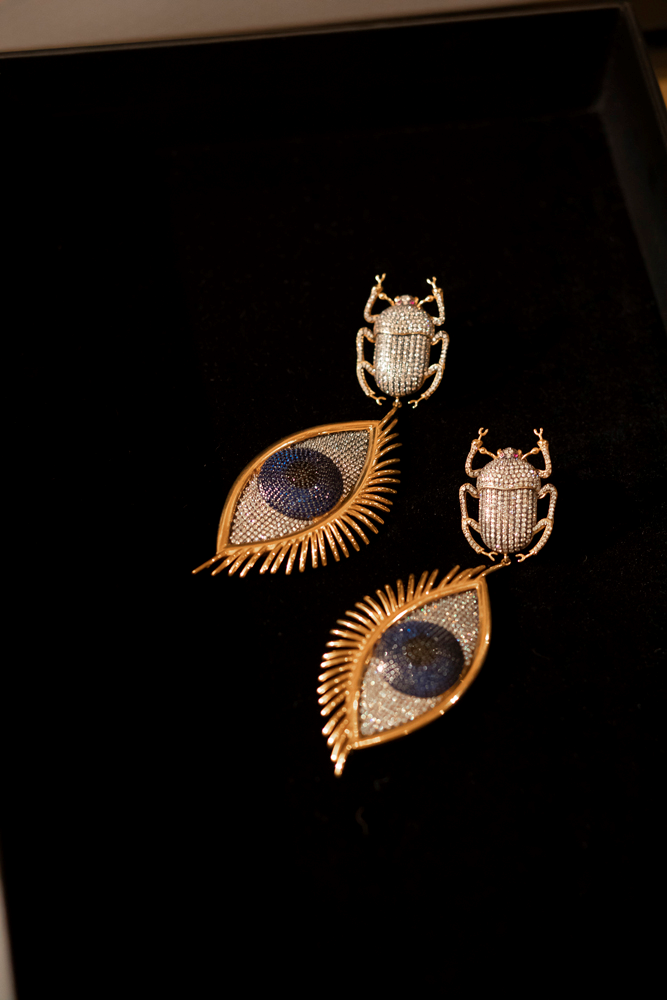 BEGÜM KHAN'IN PARİS DAVETİ