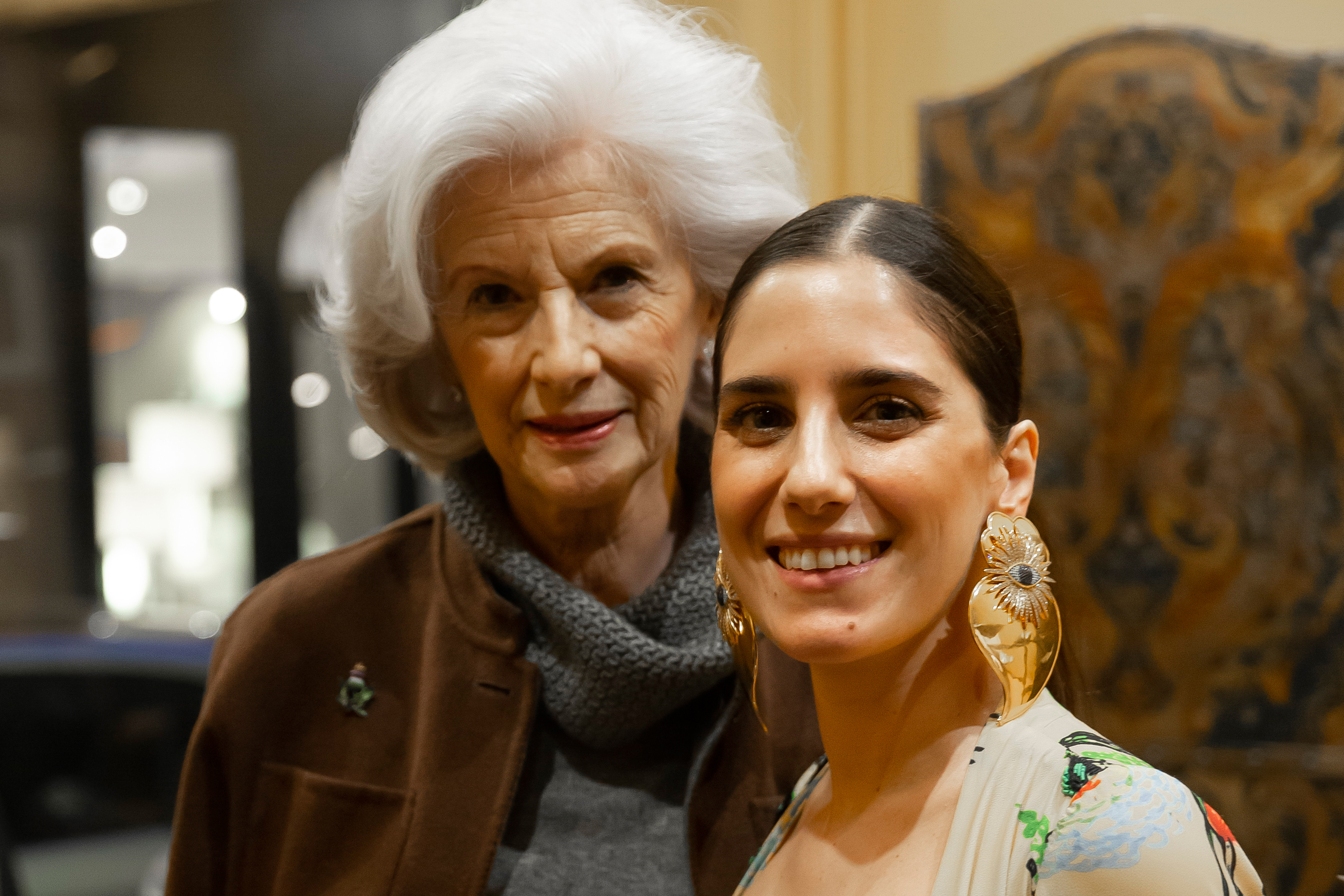 BEGÜM KHAN'IN PARİS DAVETİ