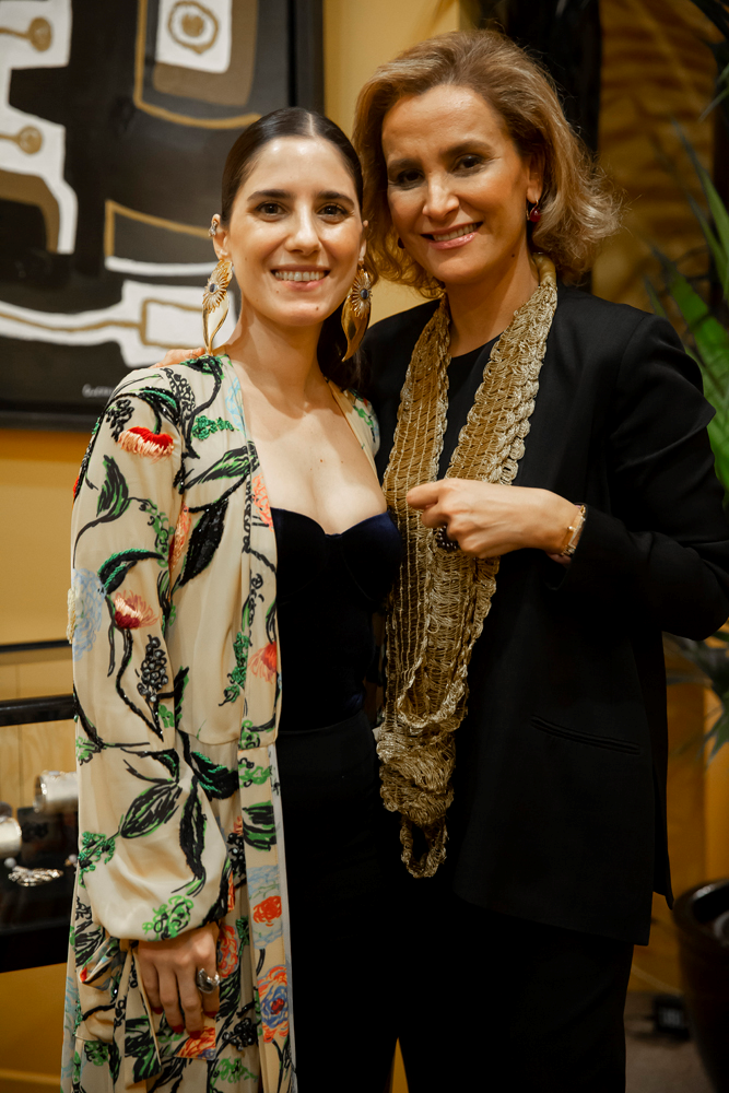 BEGÜM KHAN'IN PARİS DAVETİ