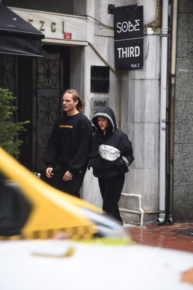 AYLİN KOÇ VE DİLAN GEREDE ERKAYA NİŞANTAŞINDA