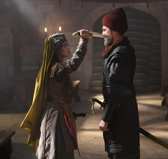 HANDE SORAL DİRİLİŞ ERTUĞRUL SETİNDE YARALANDI