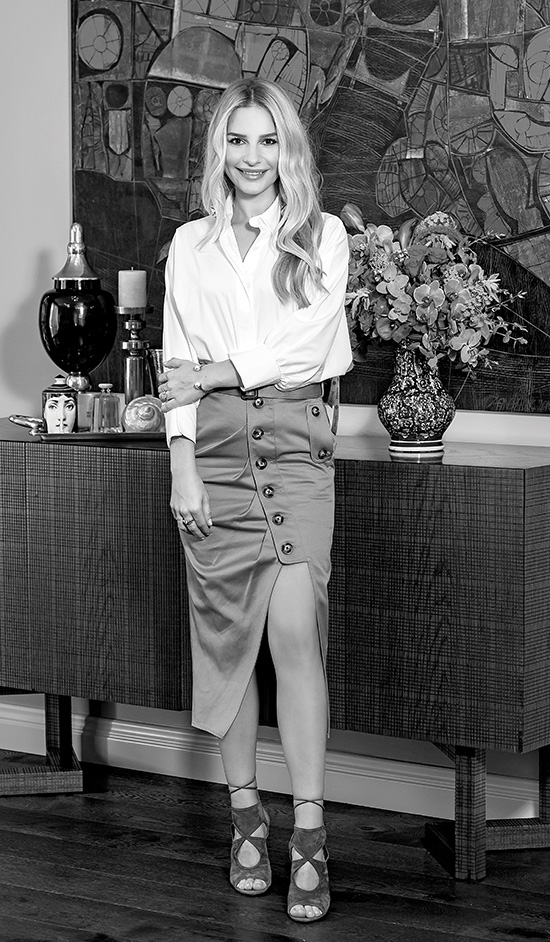 ECE ZAİMİN LÜKSLERİ