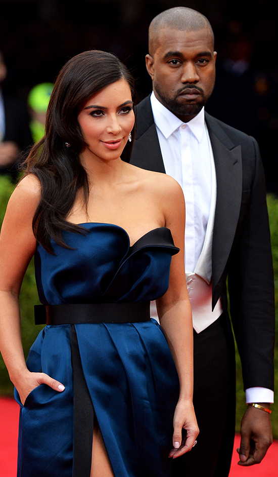 KIM KARDASHIAN VE KANYE WEST 4. ÇOCUĞUNU BEKLİYOR 
