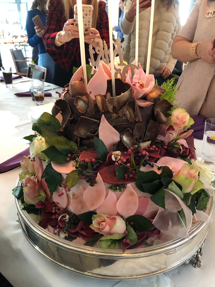 HÜLYA BİREN DOĞUM GÜNÜNÜ KUTLADI